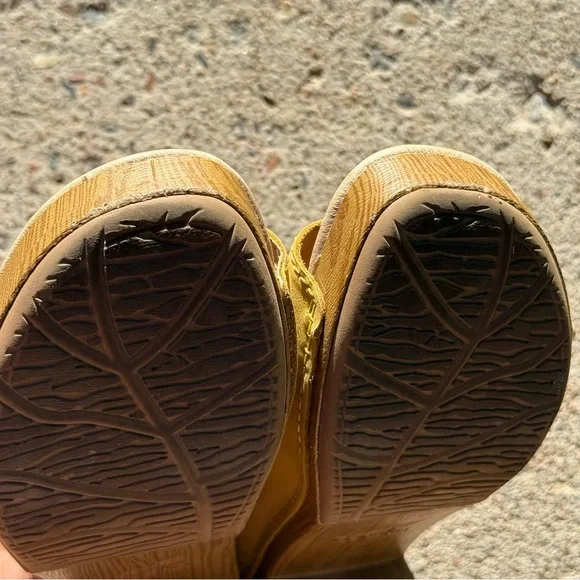Dansko Giana Yellow Mules Comfortable Leather Sandals Women’s Size 38EU - Picture 4 of 9